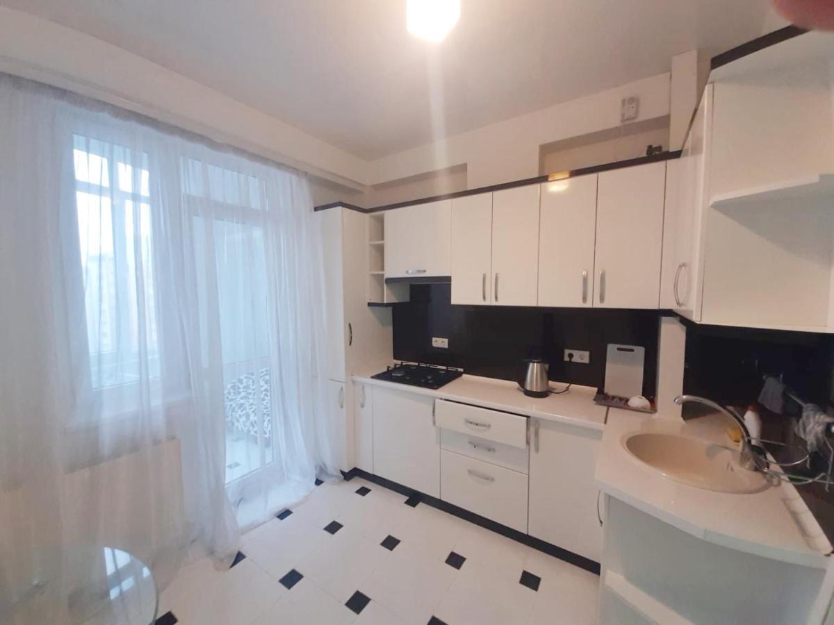 Bright Central Apartment Kisinyov Kültér fotó